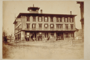 Whaler's Inn Hoxie House in the Past 